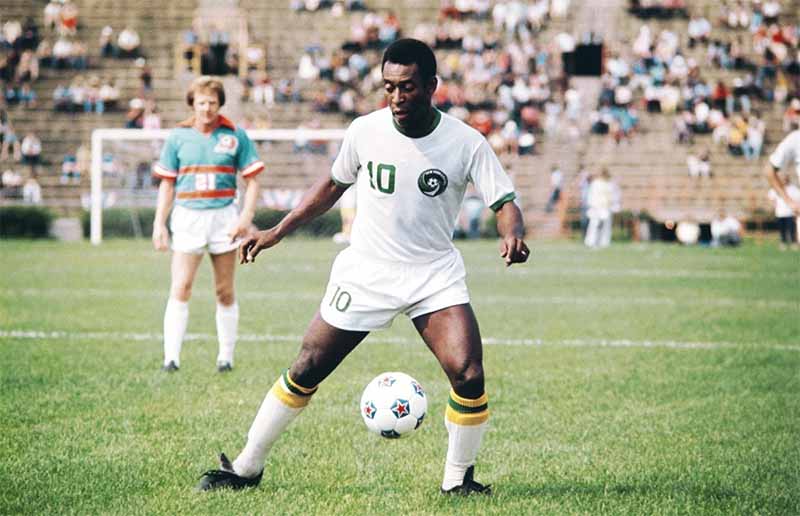 Pele - Huyền Thoại Bóng Đá Vĩ Đại Trong Mọi Thời Đại 