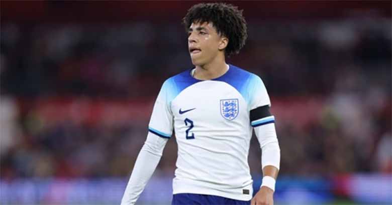 Tiểu sử Rico Lewis: Hành trình vươn mình thành sao sáng Premier League