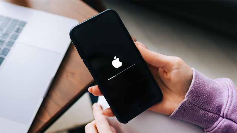 Cách reset điện thoại Android và iPhone an toàn, không mất dữ liệu