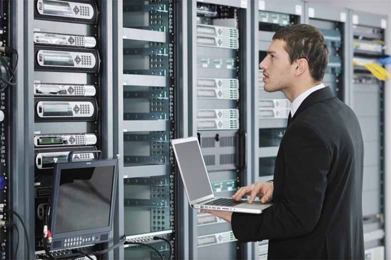 Quản trị mạng máy tính là gì? Tìm hiểu vai trò quan trọng của nghề